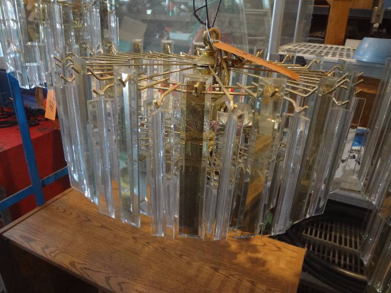 lot 304 image: Crystal Fixture