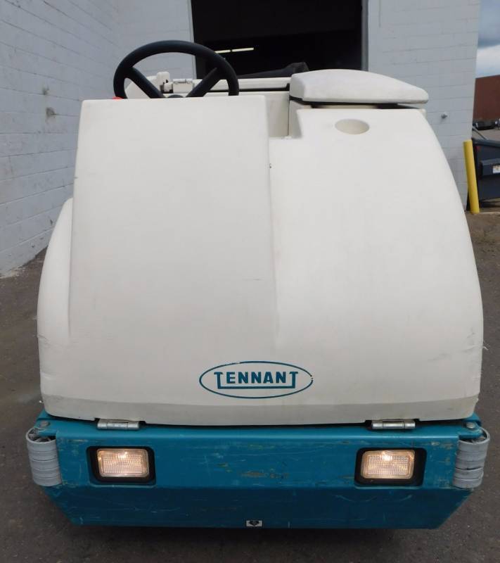Tennant 7300 Floor Scrubber