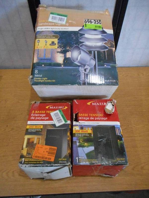 2 - LANDSCAPING LOW VOLTAGE POWER PACKS & LIGHTS SET