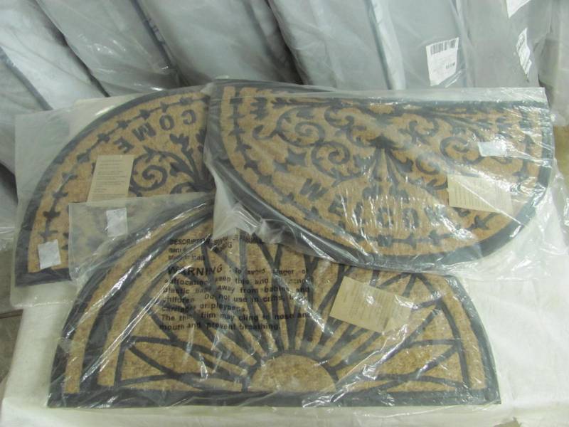 lot 96 image: Lot of 6 Brand New Rubber Back Outdoor Mats