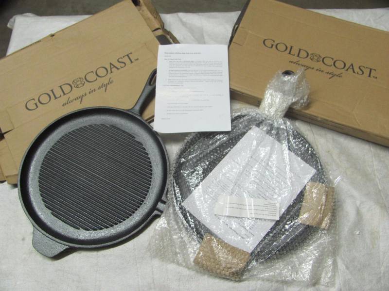 lot 144 image: Lot of 2 Brand New Kitchen Rite Cast Iron Grill Pans