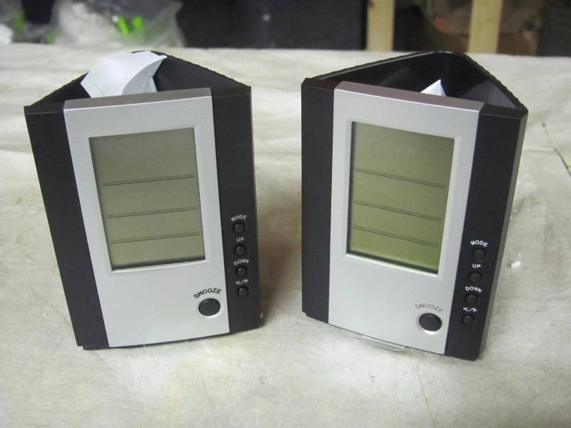 lot 171 image: Brand New Lot of Two 3 in 1 ClockPen & Photo Holders