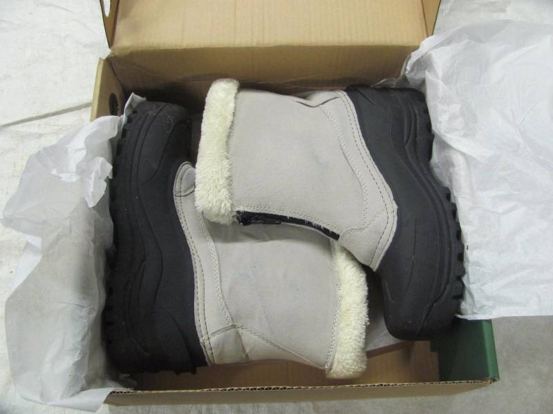 lot 211 image: Itasca Womens Tahoe Winter Boots Size 10