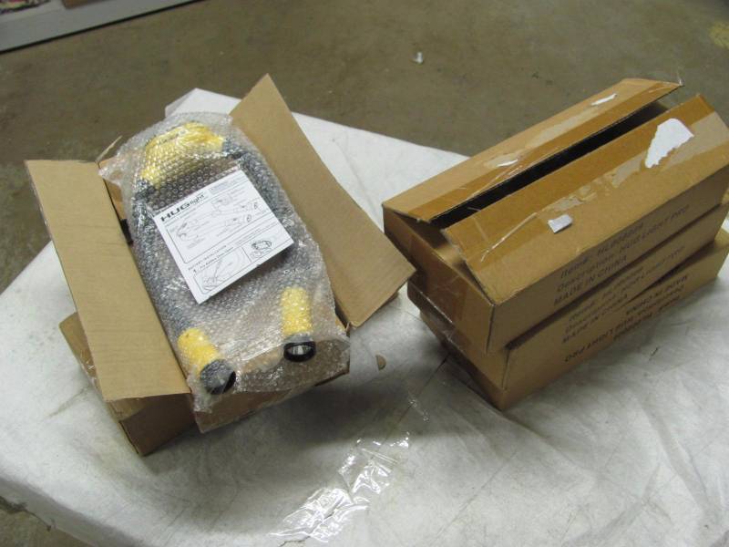 lot 233 image: Lot of 5 HugLight Pros