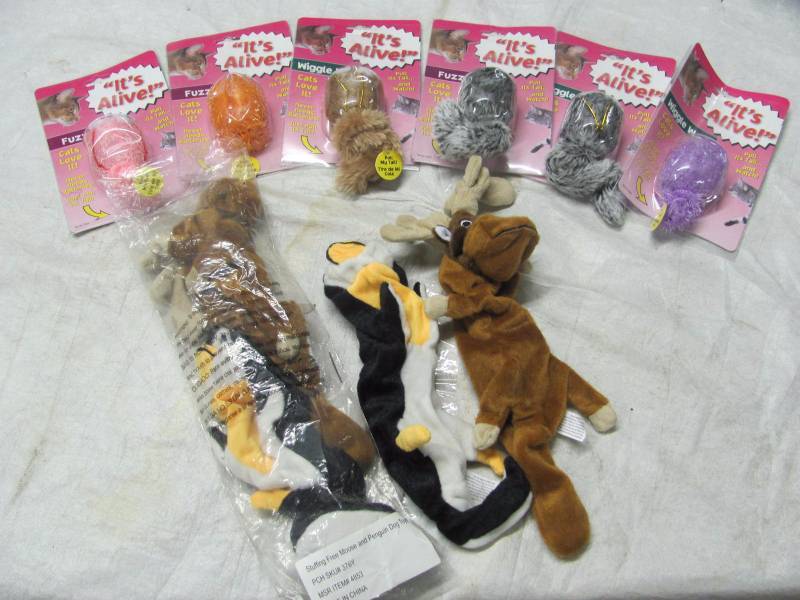 lot 237 image: Brand New 10 Item Pet Toy Lot
