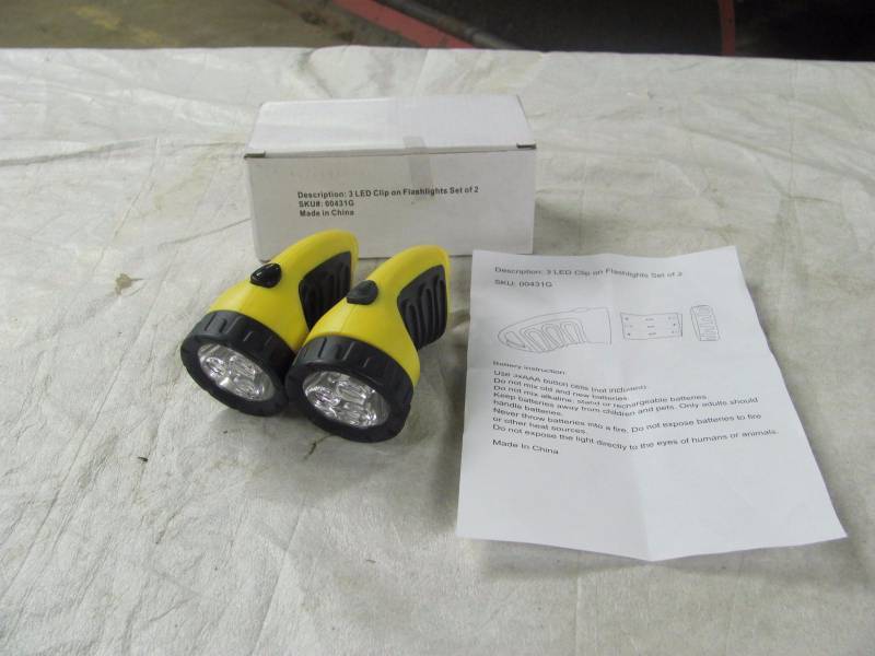 lot 271 image: Brand New Lot of Two 3 LED Clip On Flashlights