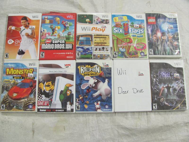 lot 354 image: Lot of 10 Nintendo Wii Games