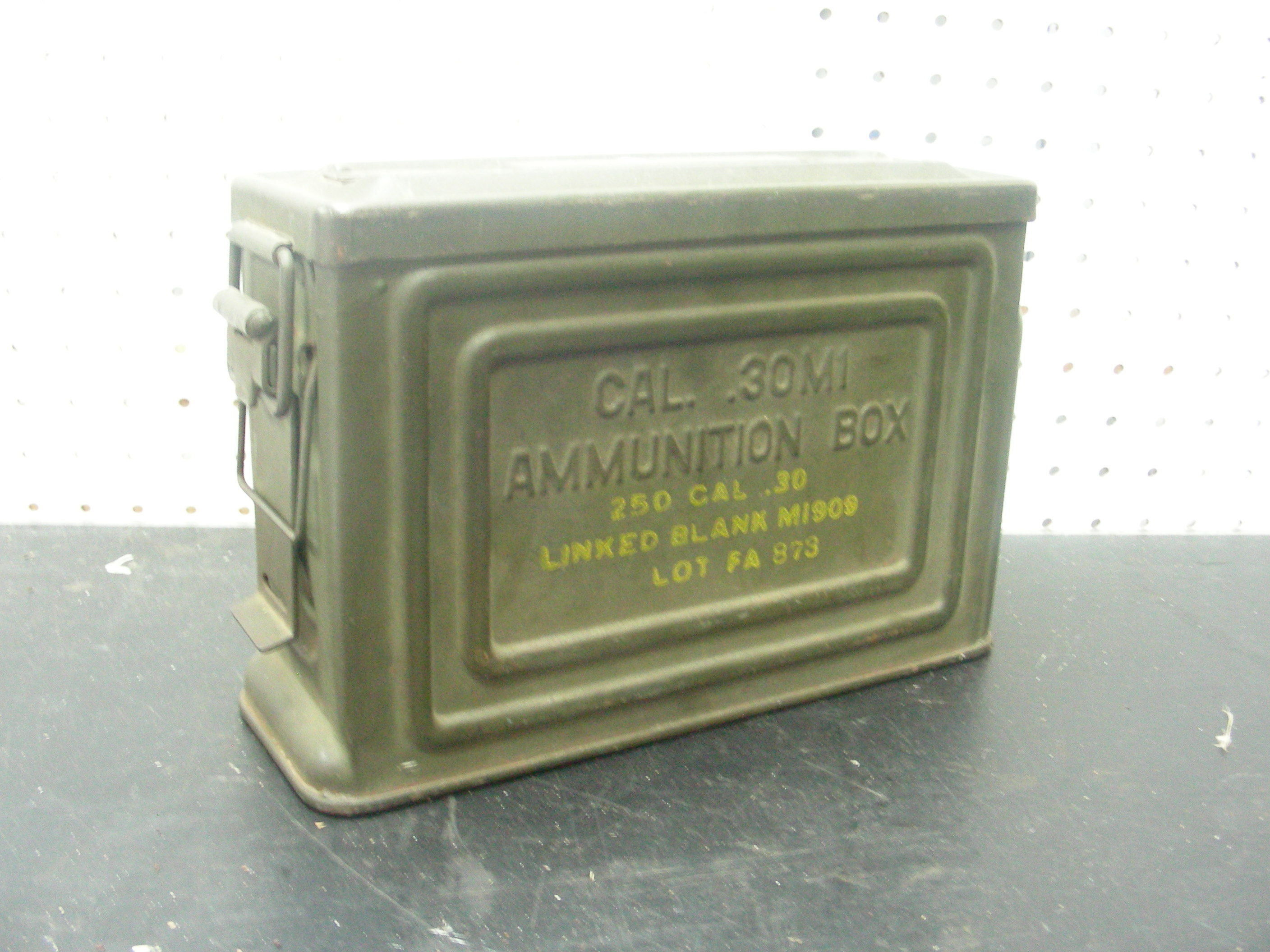 lot 6 image: WWII Metal Ammunition Box