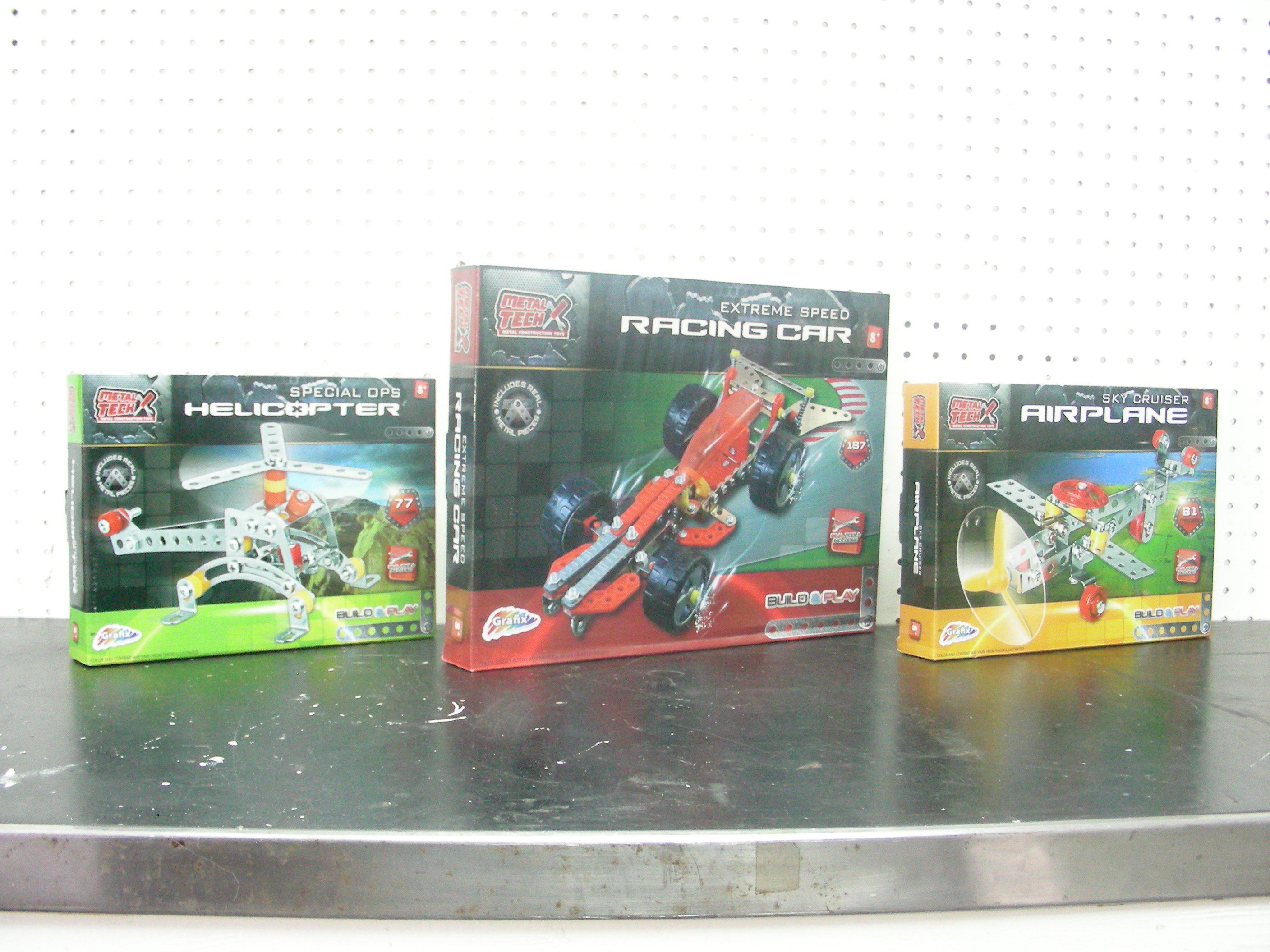 lot 10 image: 3 NIB Metal Tech Construction Toy Sets