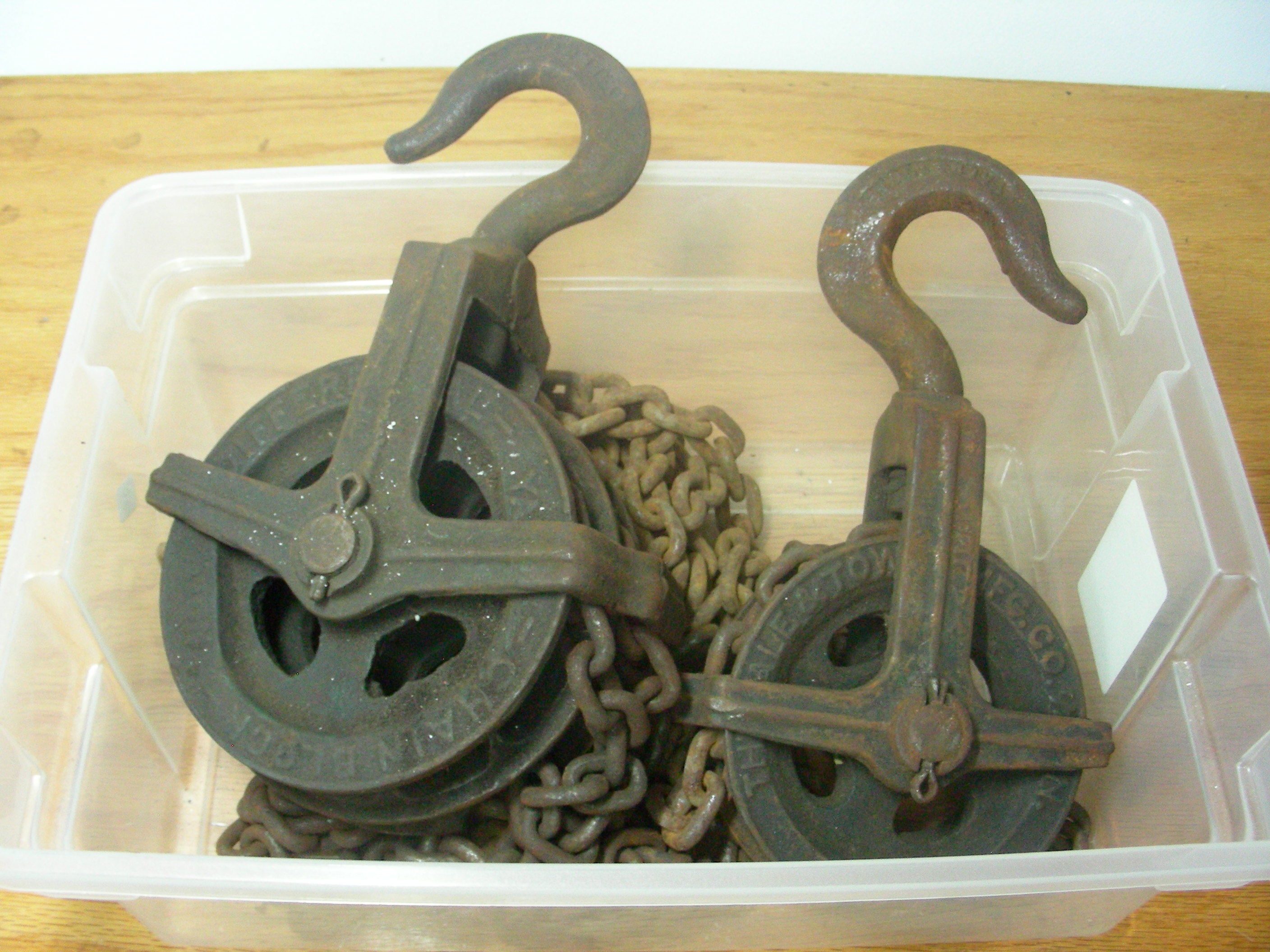 lot 37 image: Antique Iron Yale & Towne 12 Ton Block and Tackle Pulley