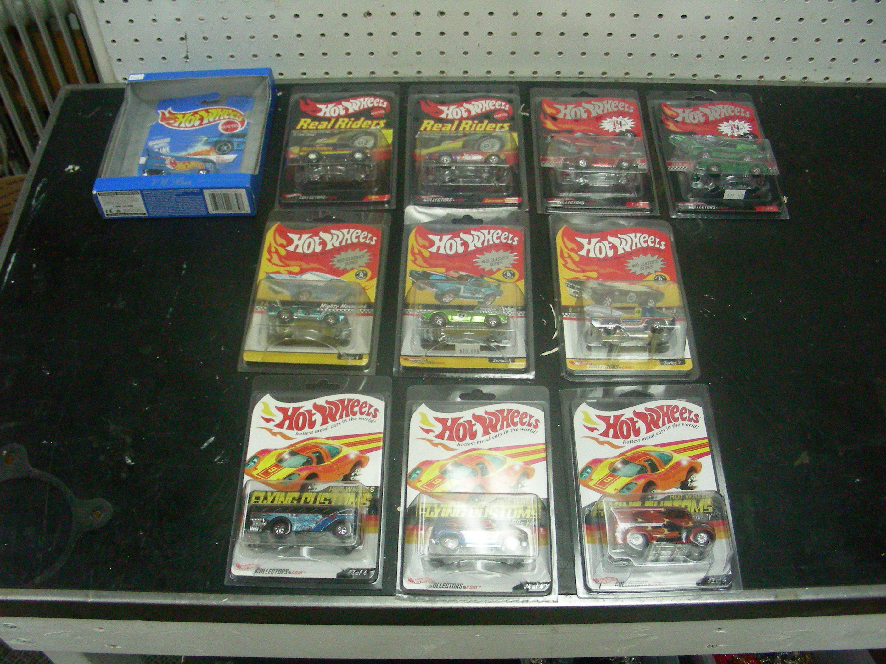 lot 43 image: 11 MINT on card High End Hot Wheels