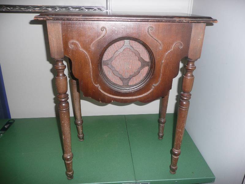 lot 19 image: Antique Speaker Table - Good condition for its age - Speaker appears in good condition