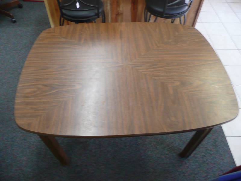 lot 42 image: Vintage Laminate Kitchen Table - Nice Condition
