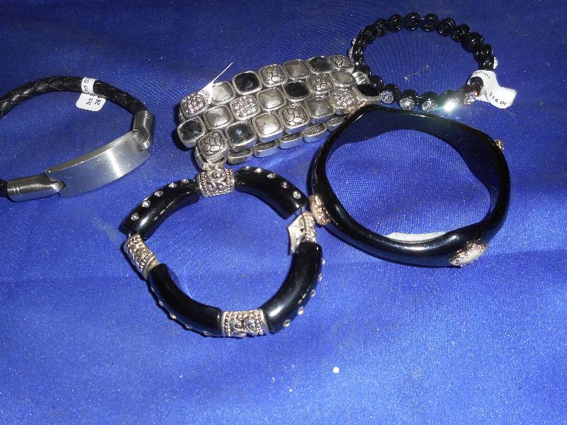 5 FASHION BRACELETS