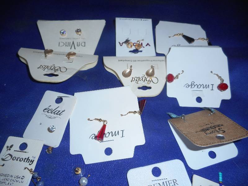 20 PAIR FASHION EARINGS