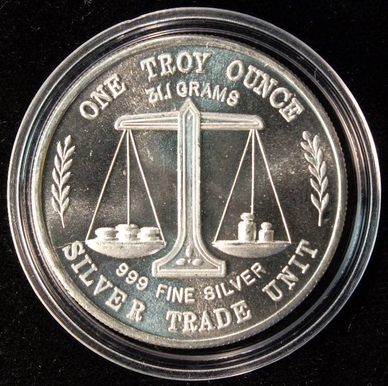 1 TROY OZ. .999 FINE SILVER VINTAGE SILVER TRADE UNIT EAGLE WITH FLAG IN AIRTITE