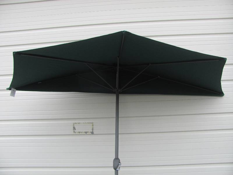 lot 64 image: Lawn & Patio