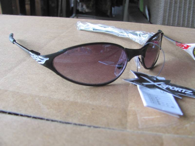 lot 80 image: NEW Sunglasses