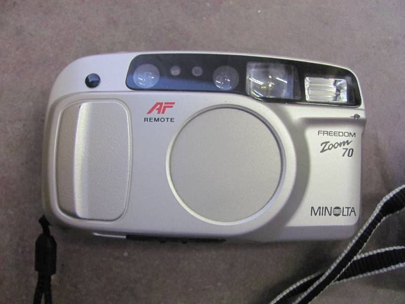 lot 83 image: Cameras
