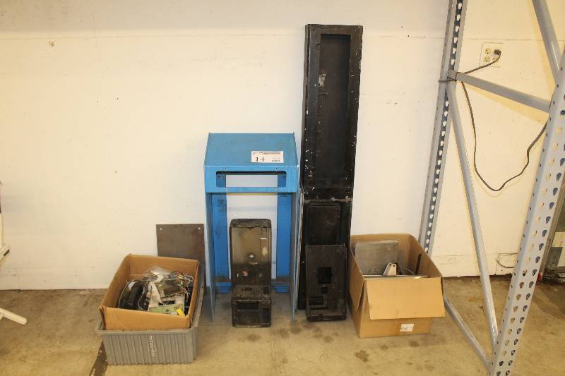 lot 14 image: Phone Booth