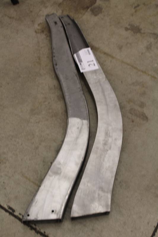 lot 21 image: 1933 Ford rear frame rails