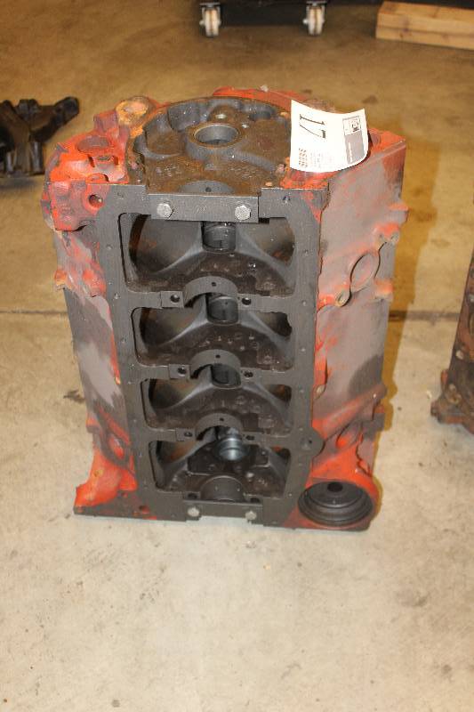 lot 17 image: Chevrolet 350 cid small block