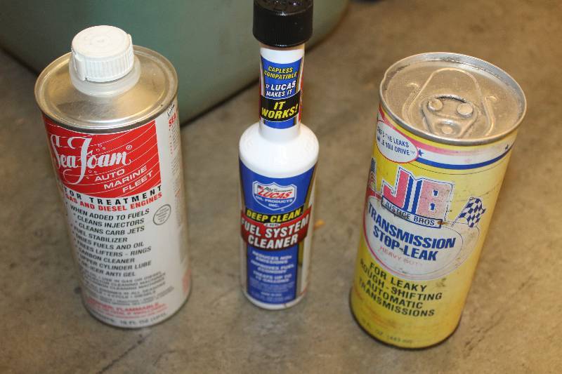 lot 31 image: Lucas fuel injector cleaner JB transmission stop leak and seafoam