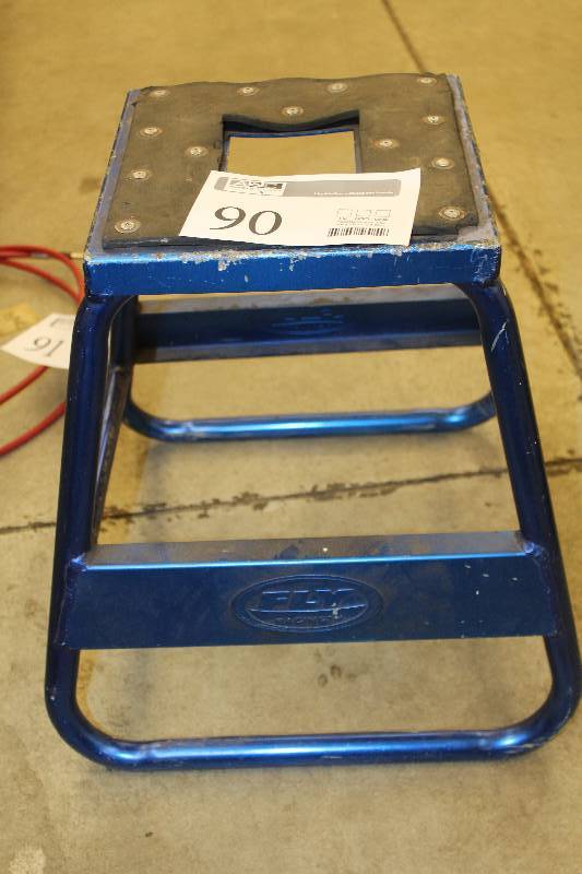 lot 90 image: Motocross dirt bike blue anodized stand