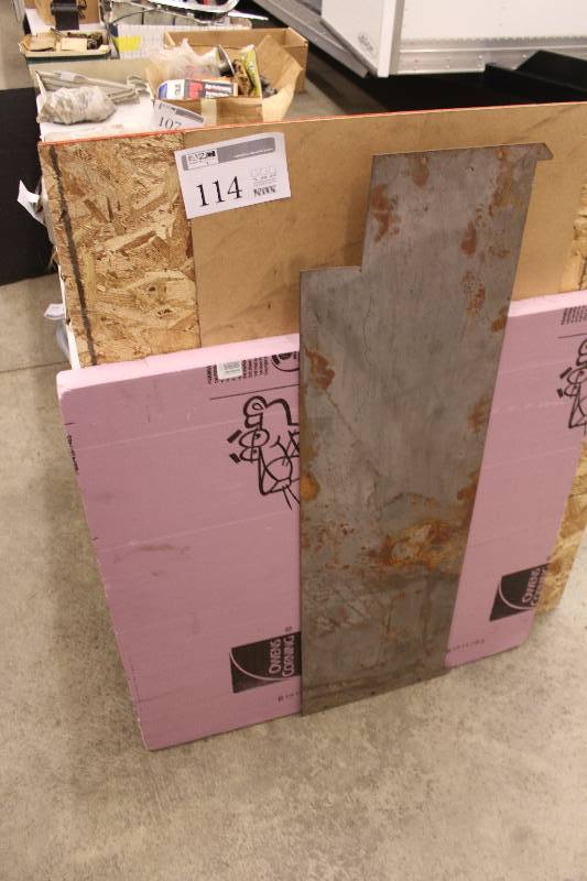 lot 114 image: Lot of miscellaneous material