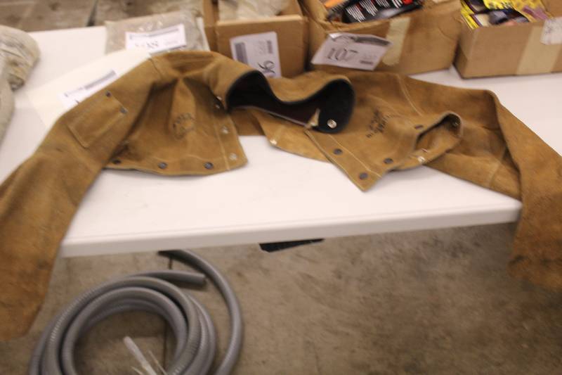 lot 115 image: Toll welding leather covering