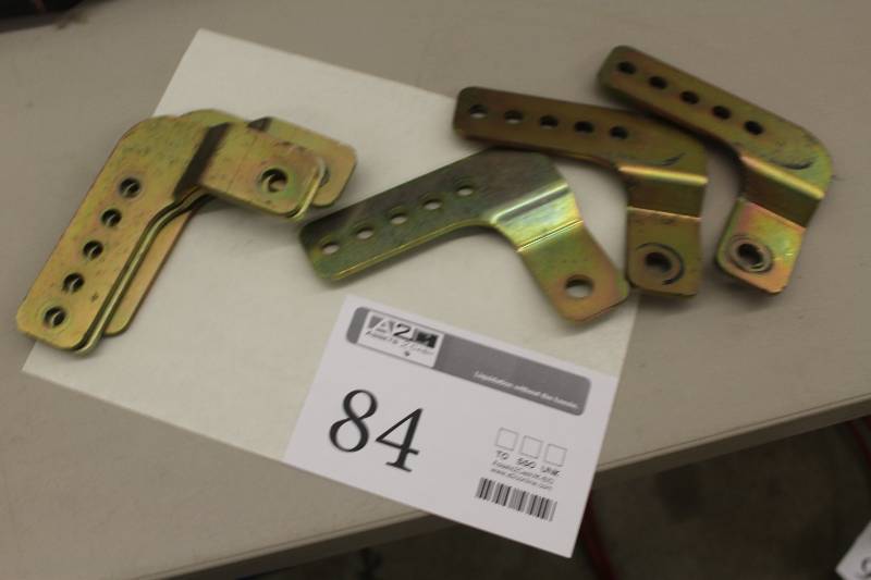 lot 84 image: Left and right rear shock mounts