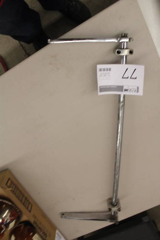 lot 77 image: Anti-rollbarsway bar custom with splines, arms and mounts
