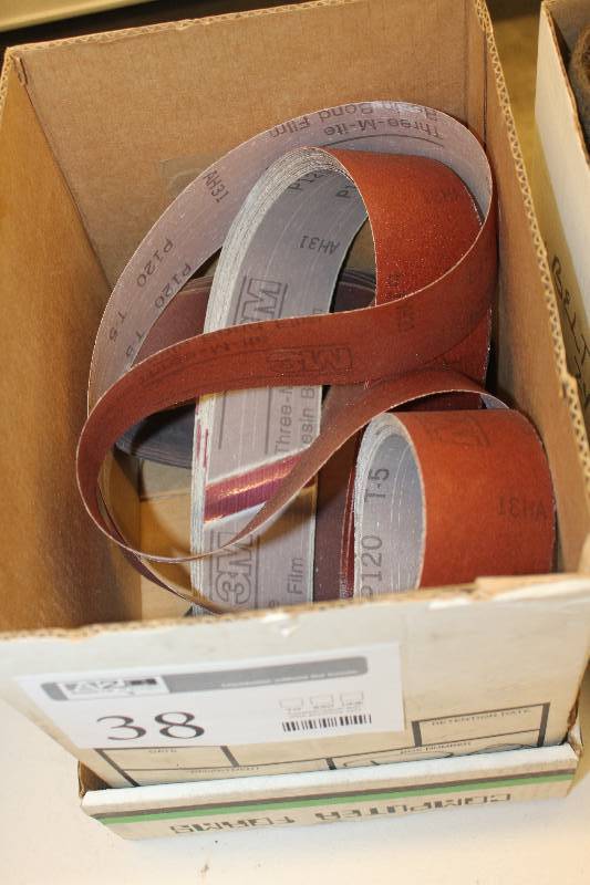 lot 38 image: Lot of Belt Sander Belts