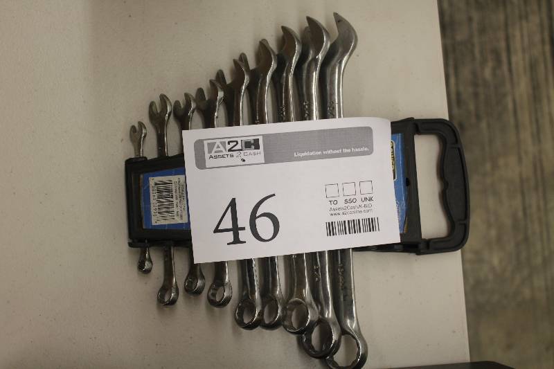 lot 46 image: Combination wrench set