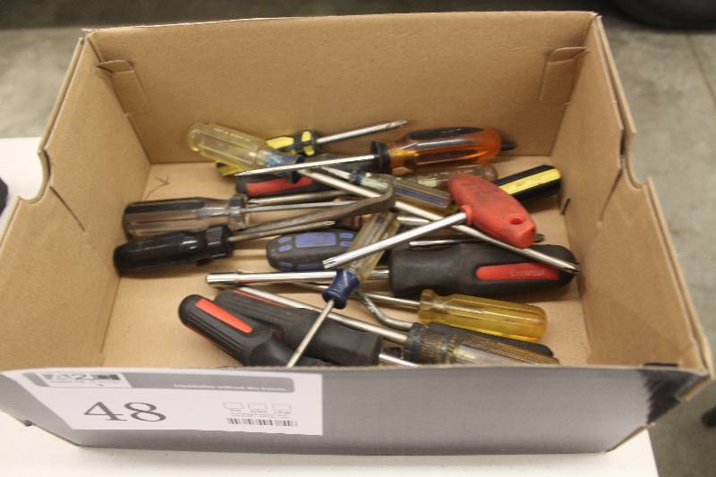 lot 48 image: Lot of screwdrivers