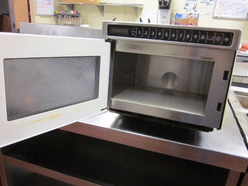 Amana Commercial Microwave Oven