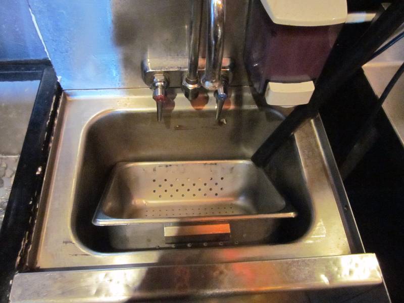 Bar sink