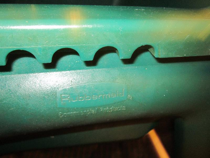 2 Rubbermaid highchairs