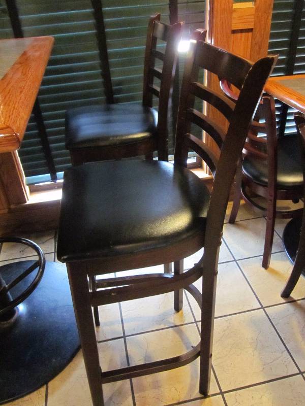4 hightop chairs