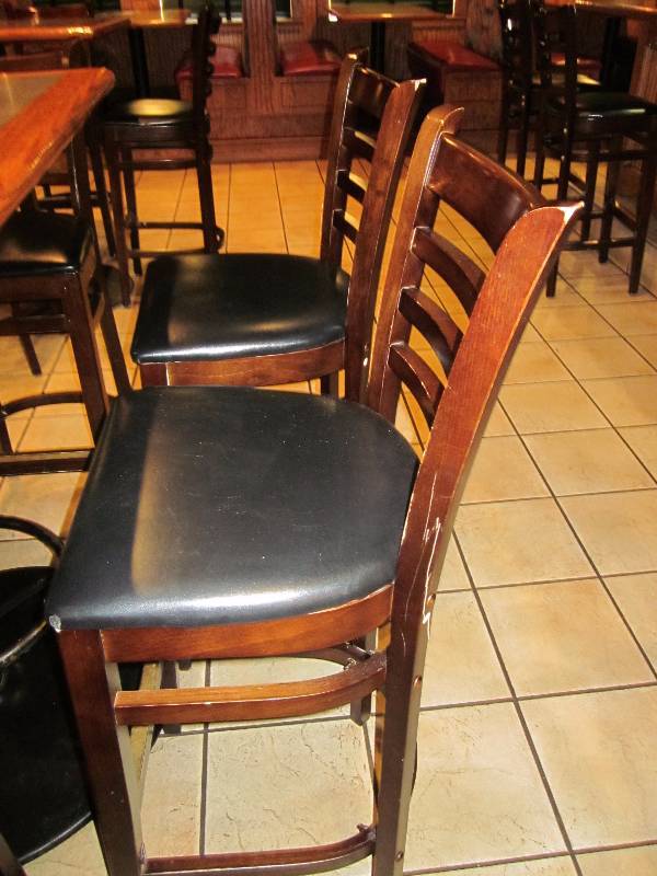 6  hightop chairs