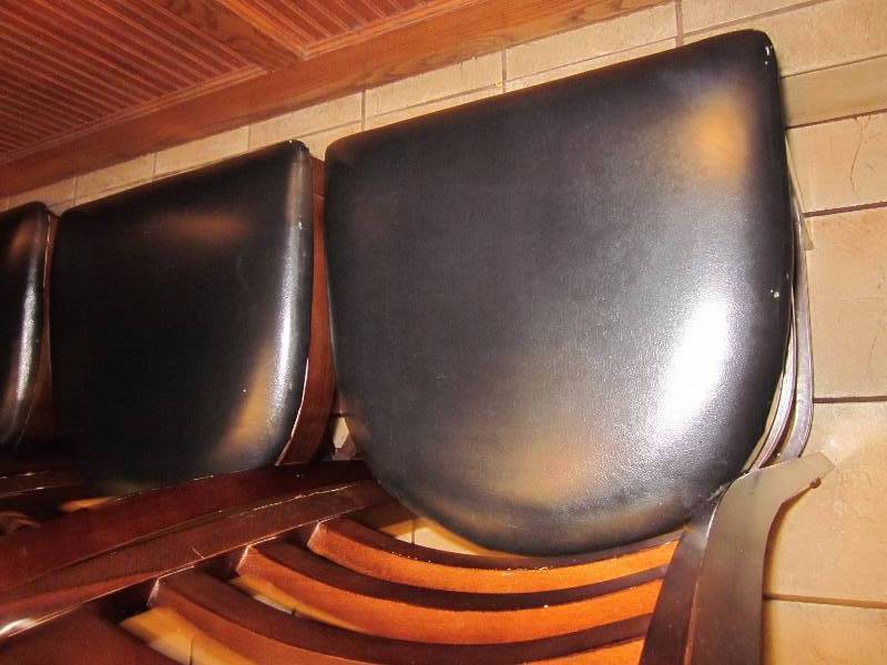 4 bar stools
