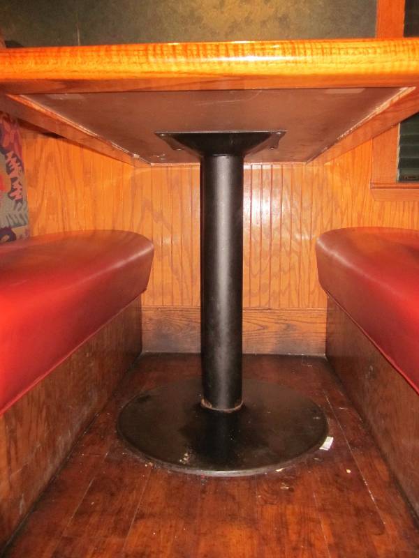 48 x 30 Table on pedestal