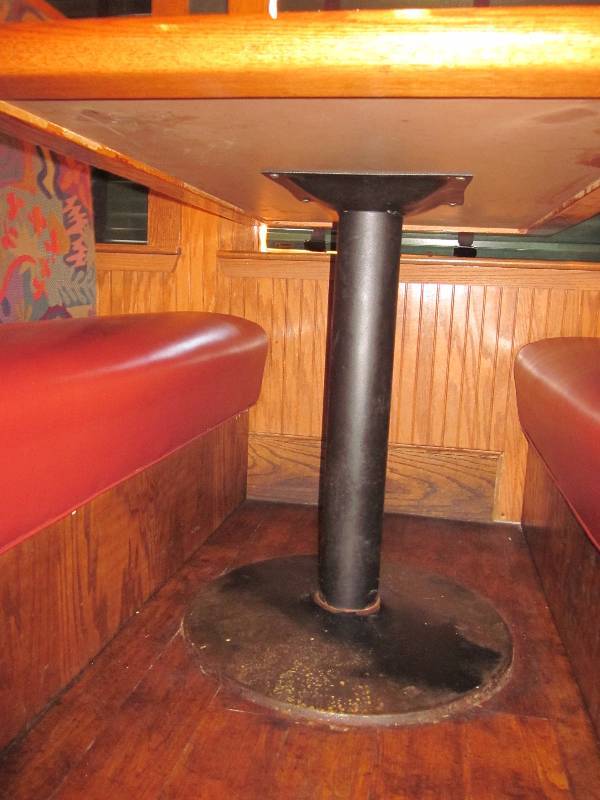 48 x 30 Table on pedestal