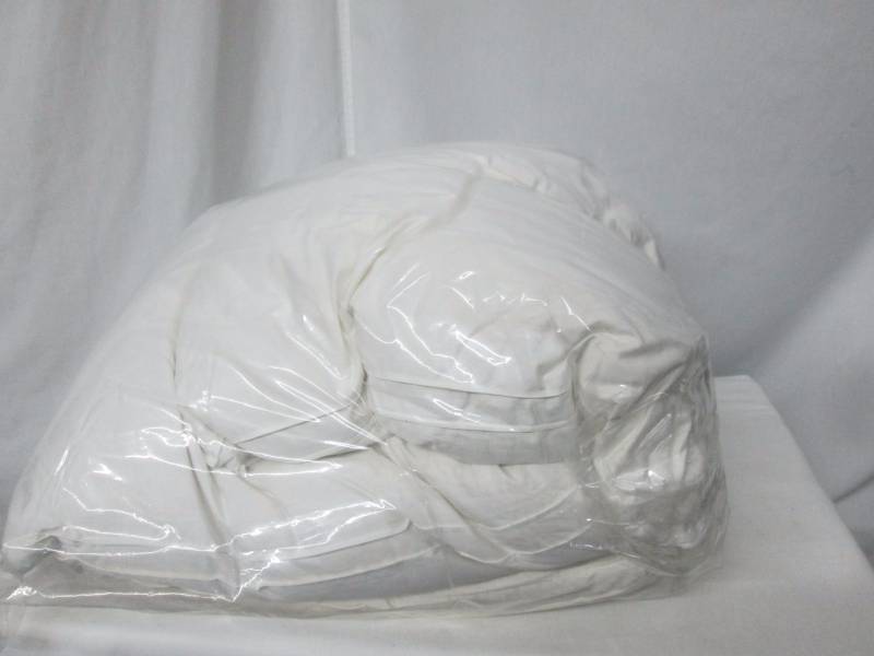 lot 40 image: Feather  Down Gusset Pillow 4-pk. - Standard