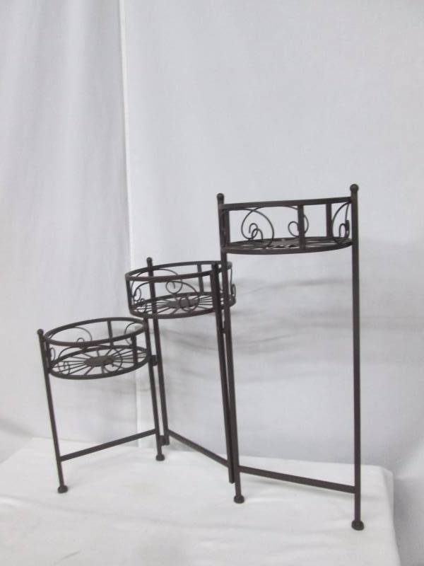 lot 39 image: 23in Metal Planter Stand