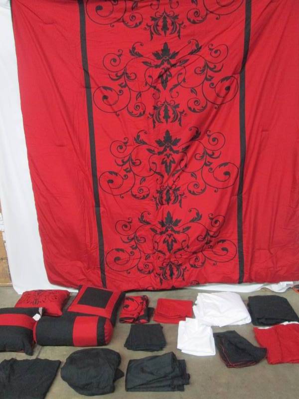 lot 35 image: Alcove Cassandra 30-pc. Bedroom Super Set - Queen