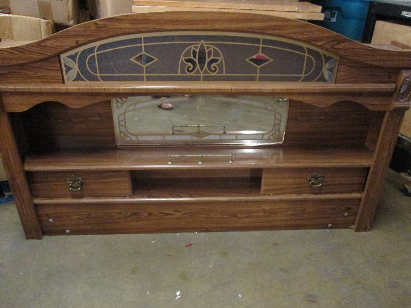 Wooden Headboard with beautiful sta...