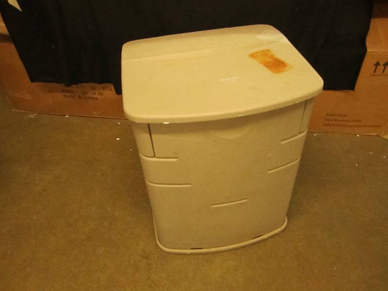 Rubbermaid Storage box, 23 tall...