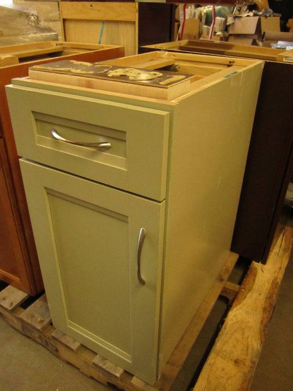 Kraftmaid cabinet, 14.5 wide, 24 de...