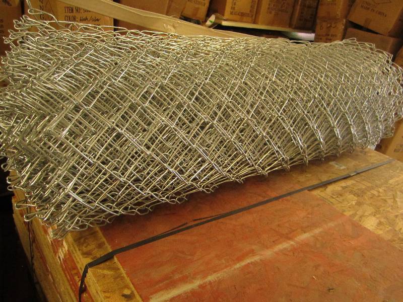Roll of chain link fencing, 4 tall...